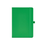 Taccuino A5 in pelle sintetica riciclata con chiusura elastica e pagine a righe color verde vista frontale
