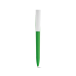 Penna con corpo in plastica riciclata, clip grande e inchiostro blu color verde vista frontale