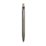 Penna in alluminio riciclato con finitura gommata, clip e inchiostro blu color grigio chiaro