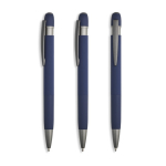Penna a sfera in alluminio gommato con dettagli in rilievo, inchiostro blu color blu mare