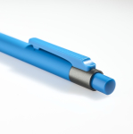 Penna a sfera in alluminio gommato con clip in plastica e inchiostro blu color azzurro
