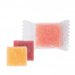 Caramelle gommose quadrate zuccherate alla frutta color trasparente
