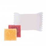 Caramelle gommose quadrate zuccherate alla frutta color bianco