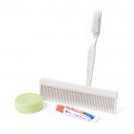 Spazzolino da denti, dentifricio, sapone e pettine color naturale seconda vista