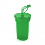 Bicchieri di plastica con cannuccia colore verde