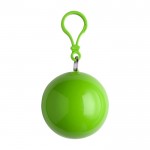 Impermeabile in custodia sferica di plastica con moschettone color verde chiaro  prima vista