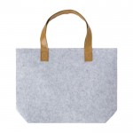 Shopping bag in feltro RPET con manici in pelle sintetica color grigio chiaro prima vista