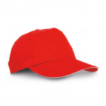 Cappello con dettaglio di colore nella visiera color rosso