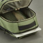Zaino impermeabile in nylon riciclato con tasca per portatile da 15,6'' color verde militare