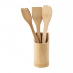 Forchettone, cucchiaio e paletta di legno color naturale prima vista