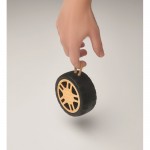 Mini cassa wireless a forma di pneumatico in bambù e ABS riciclato 3W color legno quinta vista fotografica