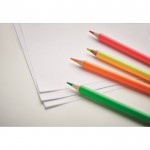 Scatolina con 4 matite colorate fluorescenti color multicolore vista dettaglio 4
