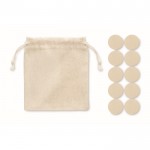 Gioco del tris in legno con tessere rotonde in sacchetto di cotone color beige terza vista