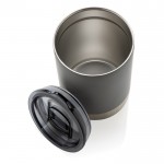 Bicchiere termico in acciaio riciclato con coperchio color grigio scuro quarta vista