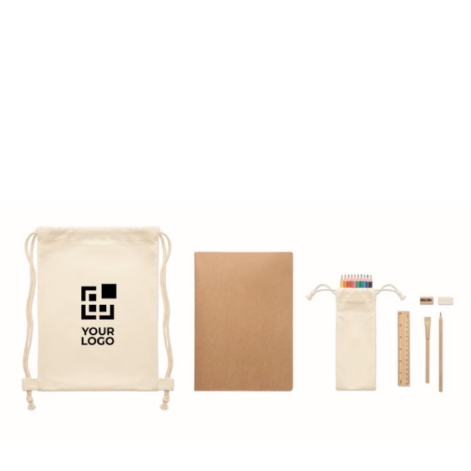 Set da disegno per bambini con pastelli e vari accessori in legno vista area di stampa