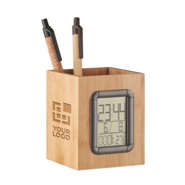 Portapenne con logo in bambù con calendario ora e termometro Portapenne con logo in bambù con calendario ora e termometro