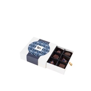 Scatola di 9 cioccolatini con ripieno di caffè e prugne al cioccolato