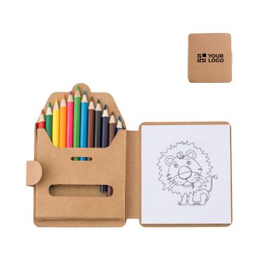 Set da colorare in cartone con matite colorate e disegni per bambini
