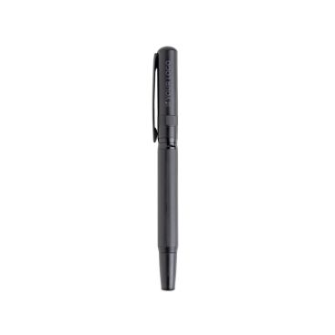 Roller metallico con cappuccio inciso e clip sottile inchiostro nero Roller metallico con cappuccio inciso e clip sottile inchiostro nero