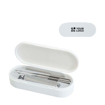 Set manicure che include tutti gli strumenti essenziali