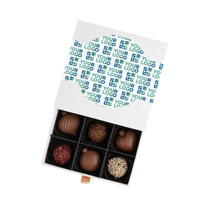 Assortimento di cioccolatini al latte ripieni e tartufi