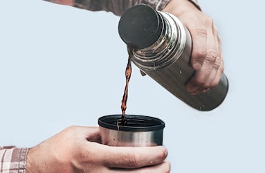 Thermos e bicchieri